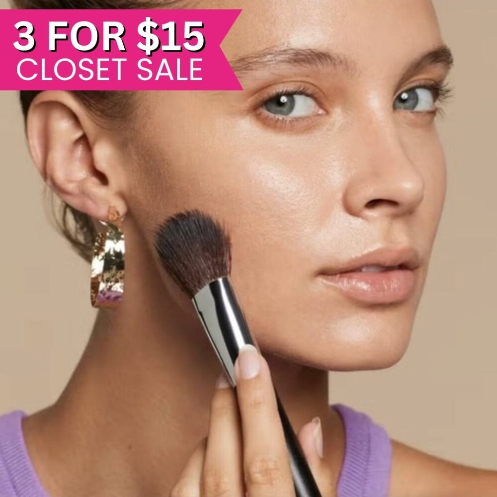Keys Soulcare Brush Powder Foundation Blush Contour Natural Flush Complexion NIB